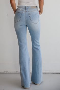 Step into retro-inspired style with the Sienna Light Wash High-Rise Flare Jeans, a wardrobe essential that combines classic design with modern comfort! Crafted from premium denim, these jeans offer a soft, lightweight feel and a flattering fit that hugs your curves in all the right places. The light wash denim exudes a relaxed, vintage vibe, perfect for creating effortless casual looks. The high-rise waistline elongates the legs and provides a comfortable, secure fit, making these jeans both sty Trendy Jeans For Women, Jeans Trendy, Trendy Jeans, 70s Inspired, Vintage Vibe, Light Wash Denim, Premium Denim, Retro Inspired, Flare Pants