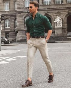 Men Work Outfits, Business Casual Outfits For Men, Irish Shirts, Best Business Casual Outfits, Khakis Outfit, Formal Men Outfit