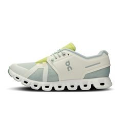 the on cloud running shoe in white and green