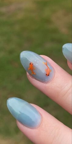 Gold Fish Nail Art, Novelty Nail Designs, Animal Nails Cute, Fishbowl Nails, Complicated Nail Art, Pond Nail Art, Nails With Fish Design, Fish Tank Nails, Egg Nails Design