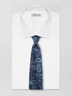 Etro's Italian-made silk tie is jacquard-woven with an oversized version of the house's signature paisley motif against a textured background. The shades of blue will make a nice complement to any neutral suiting. Nike Summer Shoes, Etro Paisley, Tom Ford Bag, Paisley Motif, Tie Pattern, Tie Men, Tie For Men, Paisley Tie, Luxury Sneakers