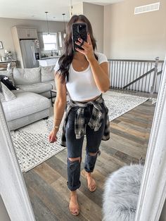 Bar Hopping Outfit Summer, Sandal And Jeans Outfit, Black Jeans With Flannel Outfit, Black Cropped Straight Leg Jeans Outfit, Mom Jeans With Sandals Outfit, Black Tapered Jeans Outfit, Cropped Tee And Jeans Outfit, Flannel Waist Outfit, Black Jean Spring Outfits