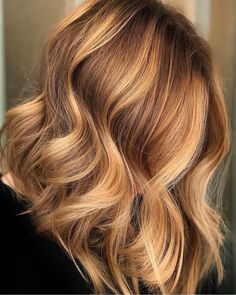 Honey Blonde Copper Balayage, Gold Balayage Short Hair, Dark Gold Blonde Hair, Wheat Hair Color, Wheat Balayage, Warm Blonde Balayage On Brown Hair, Gold Blonde Balayage, Wheat Blonde Hair, Dark Honey Blonde