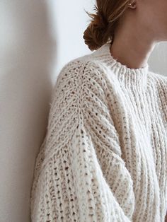 Strikkeopskrift Oversize Sweater, Mesh Tops, My Favourite Things, Sweater Knitting Patterns, No 5, Sweater Pattern, Knitting Inspiration, Mode Inspiration, Sweaters Oversized