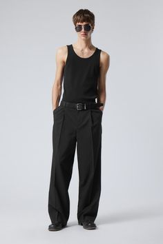 uno loose suit trousers - Black | Weekday WW Black Trousers Outfit Men, Baggy Trousers Outfit, Oversized Outfit Men, Baggy Suit, Black Trousers Men, Wide Leg Outfit, Loose Suit, Japanese Mens Fashion