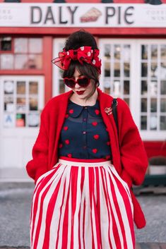 Striped Skirt Outfit, Keiko Lynn, Outfit Retro, Robes Vintage, White Striped Skirt, Stripe Outfits, Retro Mode