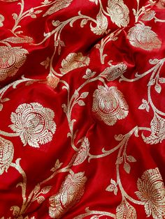 Traditional  Bright Red Banarasi Satin Silk Handloom Saree with Gold Zari Work. Please note -: There are threads on the back side of the Saree. Saree is heavy in weight - 3lb approx.  Item : Saree Color : Bright Red and  Base Fabric : Banarasi Satin Silk  Blouse piece : Comes with Blouse piece Fall & Edging (Yes/No) : Yes  Disclaimer -: - Color variation is possible due to various reasons like phone or desktop setting, resolution etc. Please don't hold us responsible. Our aim is to put the exact color of the Saree. - If the Saree is Pure Silk, we will put it very clearly in our listing that it is Pure Silk. If we do not mention its Pure Silk please do not assume it is Pure Silk. When in doubt please feel free to check with us. - Thread coming out or zari coming out is NOT considered as a d Silk Saree For Wedding, Brocade Saree, Saree Floral, Banarsi Saree, Katan Silk, Banarasi Saree, Silk Brocade, Banarasi Sarees, Rust Color