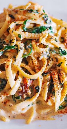 Linguine with Spinach and Sun-Dried Tomato Cream Sauce Creamy Tomato Alfredo Linguine, Sun Dried Pasta Recipes, Italian Noodle Dishes, Flava Beans Recipes, Summer Fettuccine Recipes, Pasta Recipes With Raos Sauce, Rich Pasta Dishes, Tuscany Pasta Recipes, Spinach And Sundried Tomato Pasta