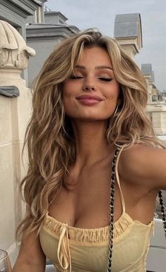 Honey Blonde Hair, Haircut Inspiration, Blonde Hair Inspiration, كريستيانو رونالدو, Hair Inspiration Color, Hair Inspo Color, Hair Color Trends, Aesthetic Hair, Hairstyles Haircuts