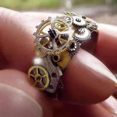 Steampunk Party, Gear Ring, Steampunk Rings, Watch Gears, Hip Hop Rings, Ring Man, Vintage Hip Hop, Steampunk Gears, Hand Accessories