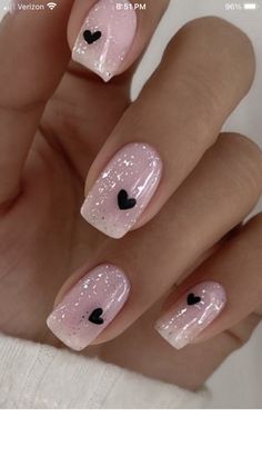 Trendy Short Nails, Manikur Kuku, Fancy Nails Designs, Nagel Tips, Simple Gel Nails, Work Nails, Black Hearts, Black Nail, Nagel Inspo