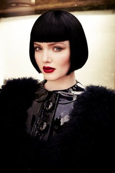 Auburn Hair With Highlights, Soft Blonde Hair, Holliday Grainger, Short Black Hair, Corte Bob, Black Bob, Bob Haircut With Bangs, Short Bob Haircuts, Auburn Hair