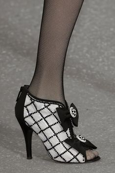 Mode Shoes, Mode Chanel, Chanel Spring, Shoes Spring, Chanel Accessories, Chanel Fashion, Tres Chic, Classy And Fabulous