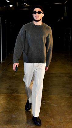 Men 2023 Fashion Winter, Streetwear Date Outfit Men, Men’s Slacks Outfit, City Outfit Ideas Men, Devon Booker Style, Work Core Fashion Men, Movie Date Outfit Men, Nyc Men’s Fashion Winter, Male Black Turtleneck Outfit