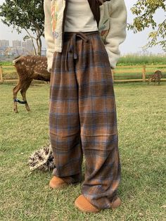 44775990690037|44775990722805|44775990755573|44775990788341 Retro Grunge Aesthetic, Brown Plaid Pants, Oversized Korean Fashion, Fashion Sweatpants, Plaid Pants Women, Plaid Pant, Plaid Decor, Sweatpants Style, Checked Trousers