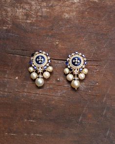 Indian Wedding Earrings, Elegant Indian Wedding, Blue Diamond Earrings, Antique Bridal Jewelry, Gold Jewelry Stores, Indian Jewellery Design Earrings, Antique Jewelry Indian, Gold Jewelry Simple