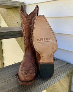 Everyday Cowgirl Boots, Round Toe Cowgirl Boots, Women’s Ariat Boots, Boots For Women Western, Flat Cowboy Boots, Woman’s Cowboy Boots, Boot Barn Boots, Mexican Cowgirl Boots, Ariat Aesthetic