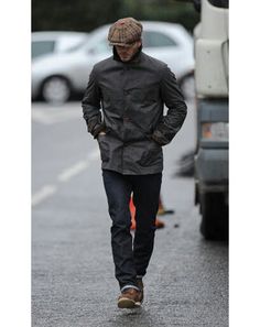 Scandi Wardrobe, Beckham Outfit, David Beckham Style Outfits, David Beckham Style, Barbour Style, Brown Leather Jacket Men, Best Dressed Man, Barbour Jacket, Outer Wear