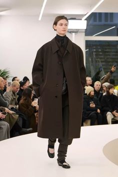 Lemaire Fall 2024 Menswear Hidden Forest, 2024 Menswear, Paris Fashion Week Runway, Christophe Lemaire, Street Look, Pant Shirt, Outerwear Jackets