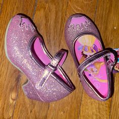 Sz 6 Disney Princess Heeled Shoes Pink Starkly Glitter Tiara Pump Dress Up Disney Princess Shoes, Princess Heels, Dress Up Shoes, Princess Dress Up, Disney Shoes, Princess Shoes, Shoes Pink, Pump Dress, Tiara