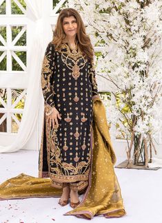 Mehndi Frocks, Nikkah Dress Pakistani, Embroidery Motif, Desi Wedding Dresses, Frock Fashion, Pakistani Wedding Outfits