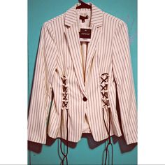 Women’s Top Shop Pinstripe Blazer: Size-M Spring Fitted Blazer With Vertical Stripes, Fitted Spring Blazer With Vertical Stripes, Fitted Blazer With Vertical Stripes For Spring, Fitted Vertical Stripes Spring Blazer, Chic Spring Blazer With Vertical Stripes, Spring Pinstripe Blazer, Elegant Vertical Stripe Outerwear For Spring, Elegant Spring Outerwear With Vertical Stripes, Spring White Outerwear With Contrast Stripes