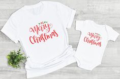 Family Matching Christmas Shirt in Spanish. Perfect for Christmas family pictures. -If no personalization is required add not required in the personalization box. ➼ BRAND -Bodysuits are printed with HTV on Gerber organic. These tend to run a bit small so we recommend sizing up. SIZES 0-3 Months :6-12 Ibs. 3-6 Months :12-16 Ibs. 6-9 Months :16-20 Ibs. 12 Months :20-24 Ibs. 18 Months :24-28 Ibs. ➼T-SHIRT BRAND -Baby Tees brand is Creations of Grace 100% Cotton starting at 6 Months -Baby TEE SIZES Toddler Christmas Shirt, Gerber Organic, Merry Christmas Baby, Merry Christmas Family, Family Matching Shirts, Family Christmas Pictures, Personalized Onesie, Matching Christmas Shirts, Christmas Matching