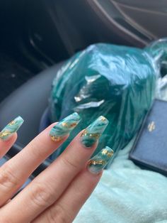 Marble Nails Medium Length, Emerald Green Marble Nails, Gold Nails Prom, Nails Medium Length Coffin, Green Marble Nails, Emerald Green Marble, J Nails, Mint Green Nails, Nails Medium Length