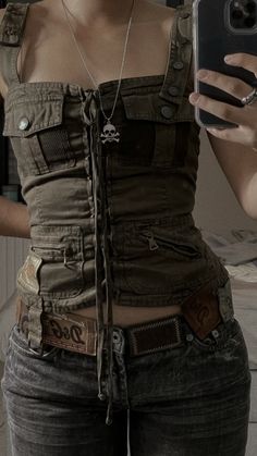 Hipster Outfits For Women, Combat Boots Aesthetic, Apocalypse Clothing, Rick Flag, Zombie Apocalypse Outfit, Creepy Cute Fashion, Army Clothes, Military Aesthetic, Tactical Clothing