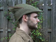 Medieval Robin Hood Hat, Woodsman - Green Wool Renfaire Inspiration, Dnd Hat, Archer Costume, Robin Hood Hat, Robin Hood Costume, Medieval Hats, Medieval Garb, Hood Hat, Types Of Hats