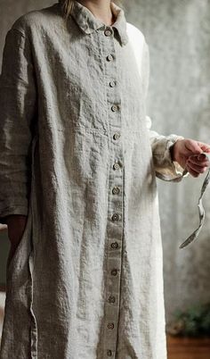 ISABELLA TIGER - Midi linen dress with wood buttons - Shop with inention. Long Sleeve Linen Dress With Button Closure, Neutral Long Sleeve Linen Dress, Fall Linen Dress With Buttons, Linen Duster, Midi Linen Dress, New England Usa, Spring Summer Fashion Trends, Duster Jacket, Linen Clothing