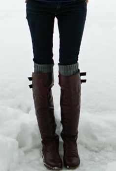 Boots with high knee knit socks over skinny jeans. See why I need to keep shrinking lol? Knee High Socks Outfit Winter, Wellie Socks, Alaska Fashion, The Cardigans, Fall Fits, Cool Fits, Knee Socks, Rebecca Taylor, Dream Shoes