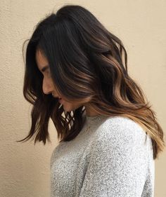 Medium+Layered+Brunette+Hair+With+Highlights Brown Hair Trends, Brown Hair Shades, Short Dark Hair, Hair Color Caramel