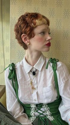 Androgynous Hairstyles, Hair Wishlist, September Aesthetic, Pixie Hair, Artist Alley, New Haircuts, Makeup Fashion, Hair Envy, Pixie Hairstyles