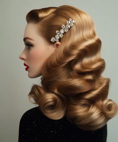 Retro Waves Christmas Hairstyle: Sparkling Retro Pin Curls Volume Hairstyles, Christmas Hairstyle, Festive Hair, Retro Curls, Glamour Look, Long Hair Waves, Vintage Hairstyles Tutorial, New Hair Look, 1940s Hairstyles