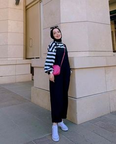 Everyday Outfits Summer Hijab, Modest Jumpsuit Hijab, Outfit Overall Hijab, Summer Outfits For Hijab, Hijab Outfits For Summer, Jumpsuit Hijab Outfit, Ootd Jumpsuit Hijab, Ootd Overall, Hijab Jumpsuit