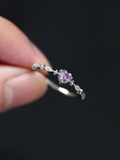 Purple Heart Ring, Hand Jewelry Rings, Amethyst Ring Engagement, Fancy Jewellery Designs, Silver Ring Designs, Jewelry Accessories Ideas