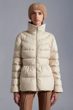 Designed for women with a timeless taste, the Guery down jacket comes in a slim silhouette, accentuated with a waist belt boasting logo hardware. The short puffer is crafted from rainwear, a compact nylon fabric notable for its water-repellent properties.• Crafted from rainwear• Rainwear lining• Down-filled• Zipper closure• Removable elastic belt with logo buckle• Zipped pockets• Adjustable cuffs Winter White Down Outerwear, Rain Coats For Women, Rain Coats, Parka Vest, Bubble Coat, Vests For Women, Down Jackets, Sand Beige, Nylon Fabric