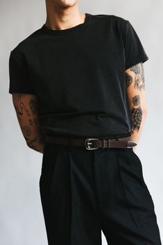 Mens Outfits Black And White, Mens Dark Clothing Styles, Business Casual Masculine, Vintage Goth Outfits Men, Classy Alternative Outfits Men, Men Style Alternative, Fun Outfits Men, Classy Goth Outfits Men, Male Witch Fashion