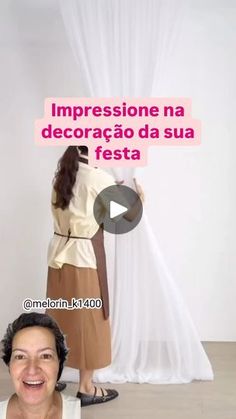 a woman standing in front of a white curtain with the words impressione na decoracao da sua festa