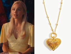 Barbie: Barbie’s Gold Heart Necklace Barbie Movie Accessories, Barbie Movie Necklace, Barbie Necklace Movie, Barbie Heart Necklace, Barbie Necklace, Barbie 2023, Barbie Jewelry, Preppy Gifts, Necklace Outfit