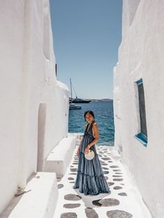 #greece #greecevacation #santorini #mykonos #greeceaesthetics #greecetravel #travel Mykonos Photo Ideas, Outfits Greece, Beaches Sunset, Mykonos Style, Mykonos Travel, Greece Photos, Mykonos Beaches, Mykonos Villas