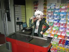 нагито находится за кассой какого-то ларька Danganronpa Memes, Nagito Komaeda, Bed Bugs, 6th Grade, Pinball Machine, Cutie Patootie, Danganronpa, Gaming Products, Memes