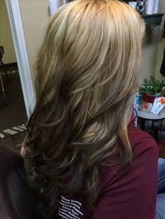 Reverse ombre blonde to brown hair color , perfect fall color transition! Reverse Ombre Blonde To Brown, Reverse Ombre Hair Blonde, Blonde To Brown Hair, Blonde To Brown, Ombre Hairstyles, Ombre Blond