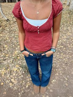 Summer Roberts Inspired Outfits, Styling A Collared Shirt, Vsco Summer Outfits 2019, Fall Thrifting Outfits, Rks Concert Outfit, Americana Summer Outfit, 2000s Fashion Outfits Fall, Fall Fashion Inspo 2024, 2000s Jeans Outfit