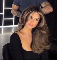 Blow Out Hair, Rambut Brunette, Black Hair Balayage, Brown Hair Inspo, Brunette Hair With Highlights, Ginger Hair Color, Hairstyles For Layered Hair, Brown Hair With Blonde Highlights