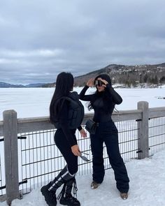 Colorado Aesthetic Outfits, Cute Ski Outfits For Women, Snow Outfit Inspo, Cute Ski Outfits, Aspen Trip, Winter Wonderland Outfit, Snow Outfits For Women, Ski Outfit For Women, Ski Fits