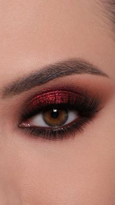 Smoky Black And Red Eye Makeup, Red Eyeshadow For Brown Eyes, Simple Black And Red Makeup Looks, Masquerade Ball Makeup Eye Make Up, Black Red Eyeshadow, Red Black And Gold Makeup, Red Theme Makeup, Dark Red Prom Makeup, Red And Black Eye Makeup Simple