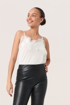 Pasform: Slim/ Regular fit, Udformning: Axelband Singlet Tops, Broken White, Luxury Aesthetic, Business Casual Dresses, Lace Camisole, Glam Looks, Chic Woman, Sophisticated Style, Stretchy Material