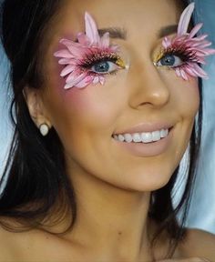 Ideias incríveis, versáteis, estilosas e baratas para o carnaval 2019 Flower Girl Makeup, Flower Makeup, Fest Outfits, Rave Makeup, Makeup Challenges, Fairy Makeup, Fx Makeup